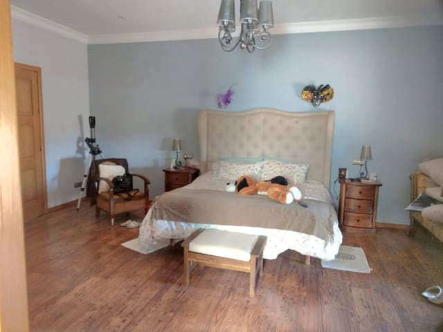 4 Zimmer Villa zu verkaufen in La Sierrezuela, Mijas mit Pool Garage - 1.095.000 € (Ref: 9810449)