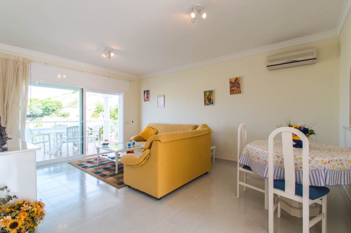 4 bedroom Villa for sale in Valtocado with pool garage - € 1,650,000 (Ref: 9810867)