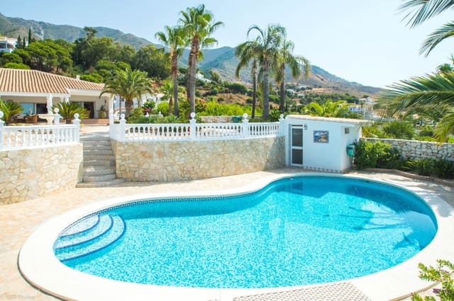 4 Zimmer Villa zu verkaufen in Valtocado, Mijas mit Pool Garage - 1.650.000 € (Ref: 9810867)