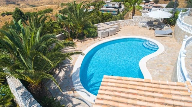 4 Zimmer Villa zu verkaufen in Valtocado, Mijas mit Pool Garage - 1.650.000 € (Ref: 9810867)