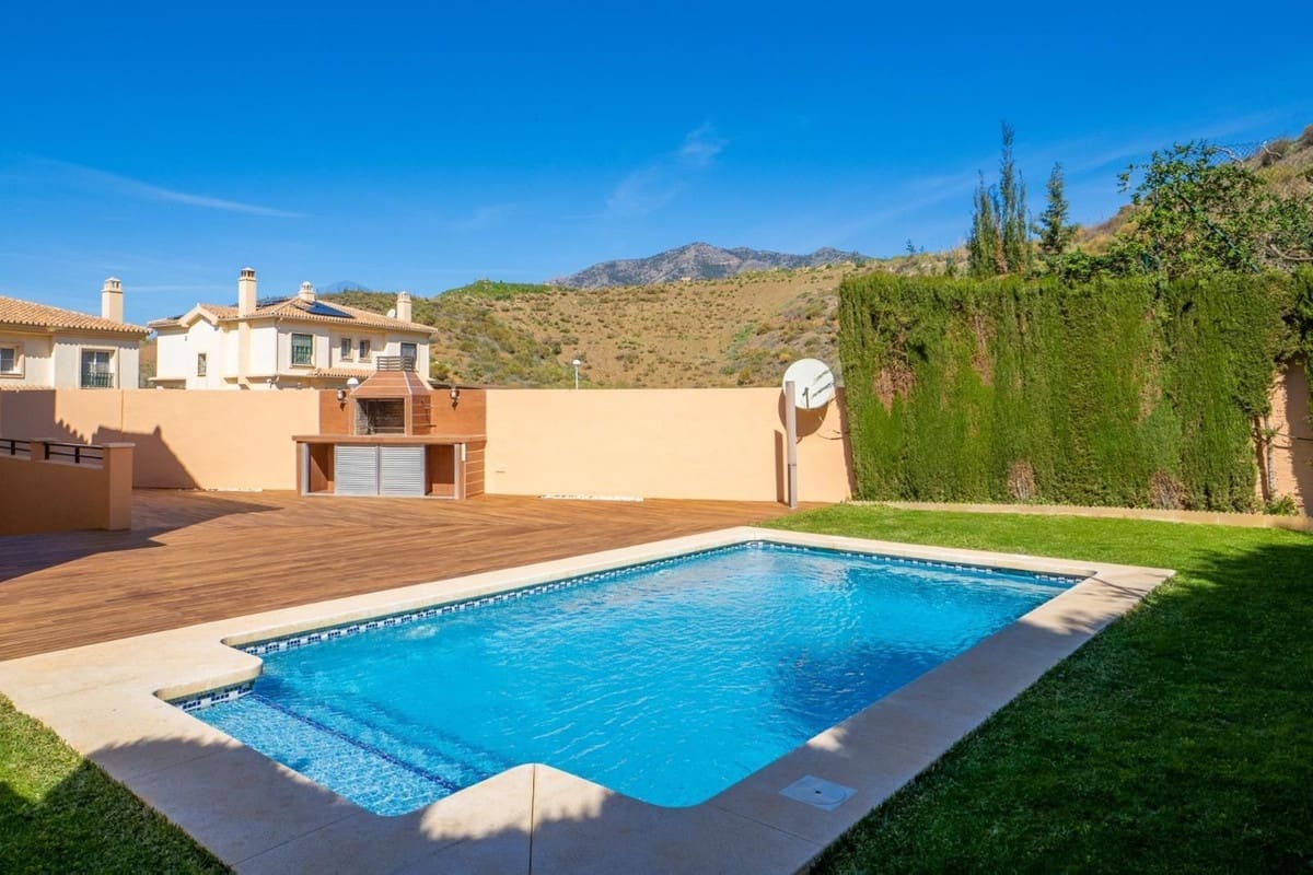 3 chambre Villa/Maison à vendre à Fuengirola avec piscine garage - 715 000 € (Ref: 9812413)