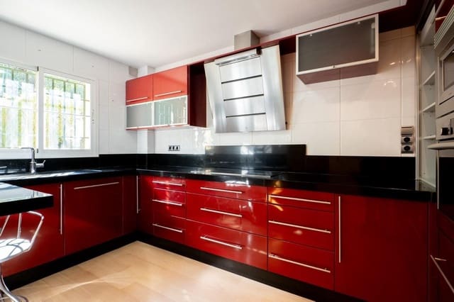 3 chambre Villa/Maison à vendre à Fuengirola avec piscine garage - 715 000 € (Ref: 9812413)