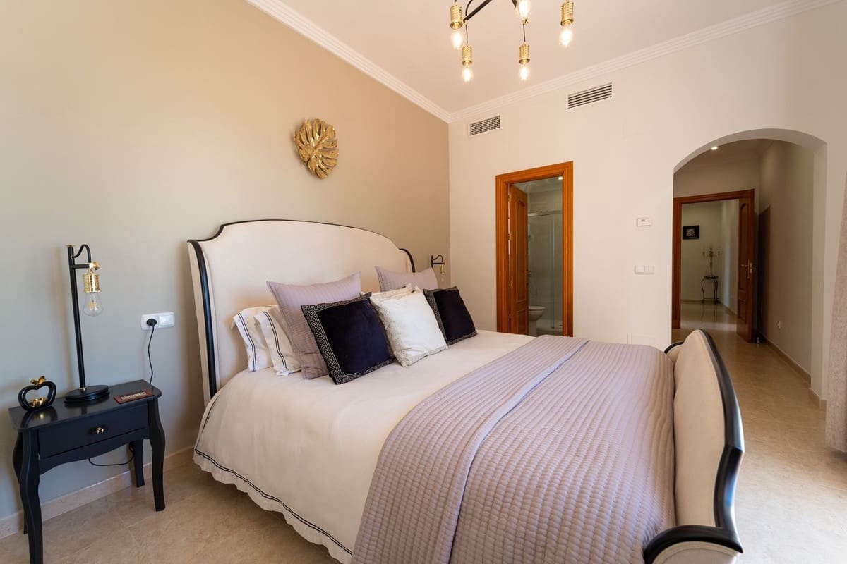 4 chambre Villa/Maison à vendre à Valtocado avec piscine garage - 1 500 000 € (Ref: 9812448)