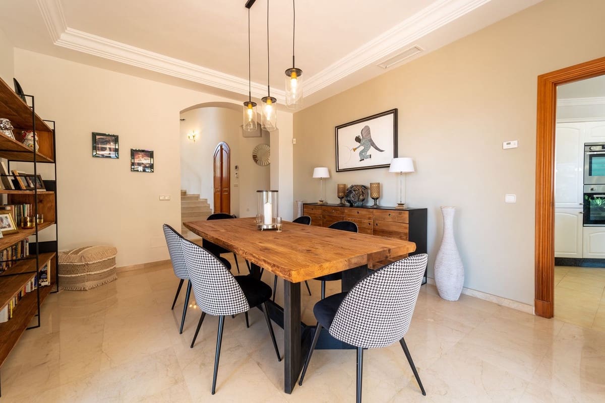 4 chambre Villa/Maison à vendre à Valtocado avec piscine garage - 1 500 000 € (Ref: 9812448)