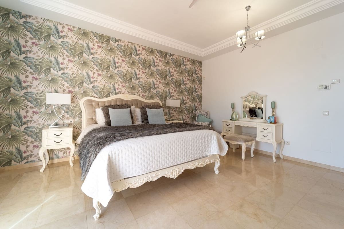 4 chambre Villa/Maison à vendre à Valtocado avec piscine garage - 1 500 000 € (Ref: 9812448)