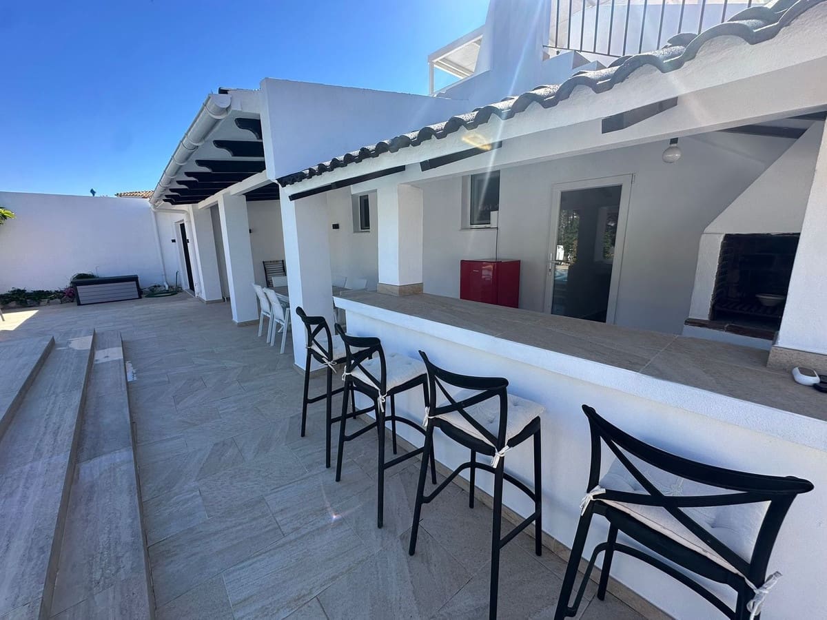 4 Zimmer Villa zu verkaufen in Benalmadena mit Garage - 1.350.000 € (Ref: 9812449)