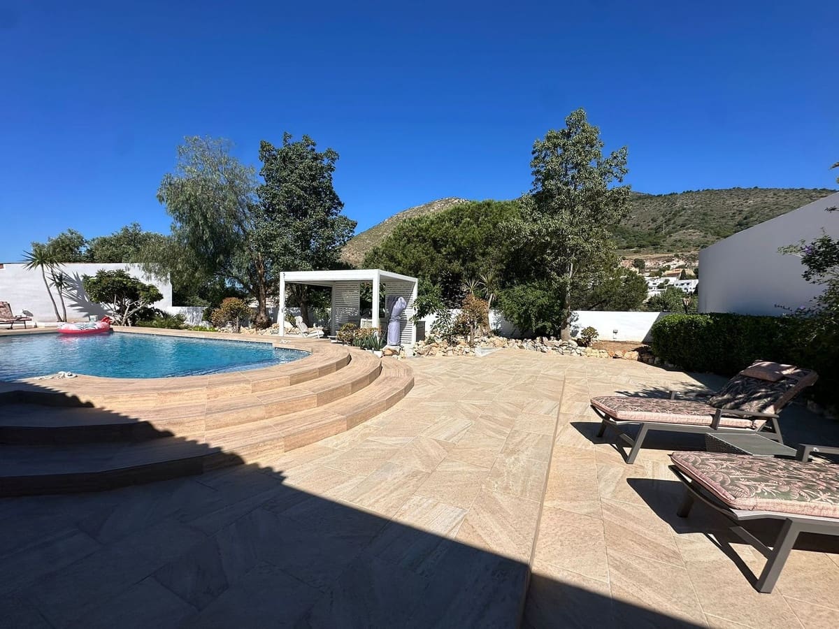 4 Zimmer Villa zu verkaufen in Benalmadena mit Garage - 1.350.000 € (Ref: 9812449)