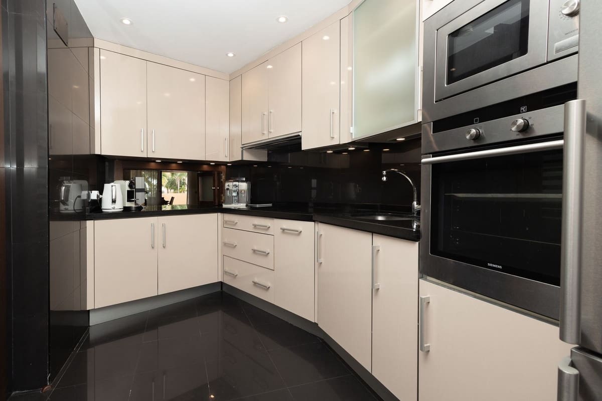3 bedroom Apartment for sale in New Golden Mile with pool garage - € 695,000 (Ref: 9813932)