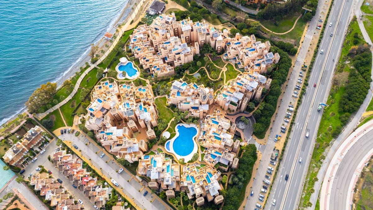 3 bedroom Apartment for sale in New Golden Mile with pool garage - € 695,000 (Ref: 9813932)
