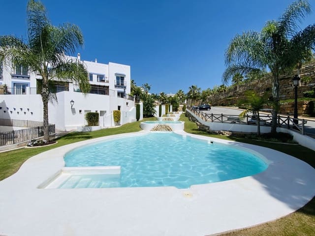 3 Zimmer Apartment zu verkaufen in El Paraiso, Estepona mit Pool Garage - 619.000 € (Ref: 9813933)
