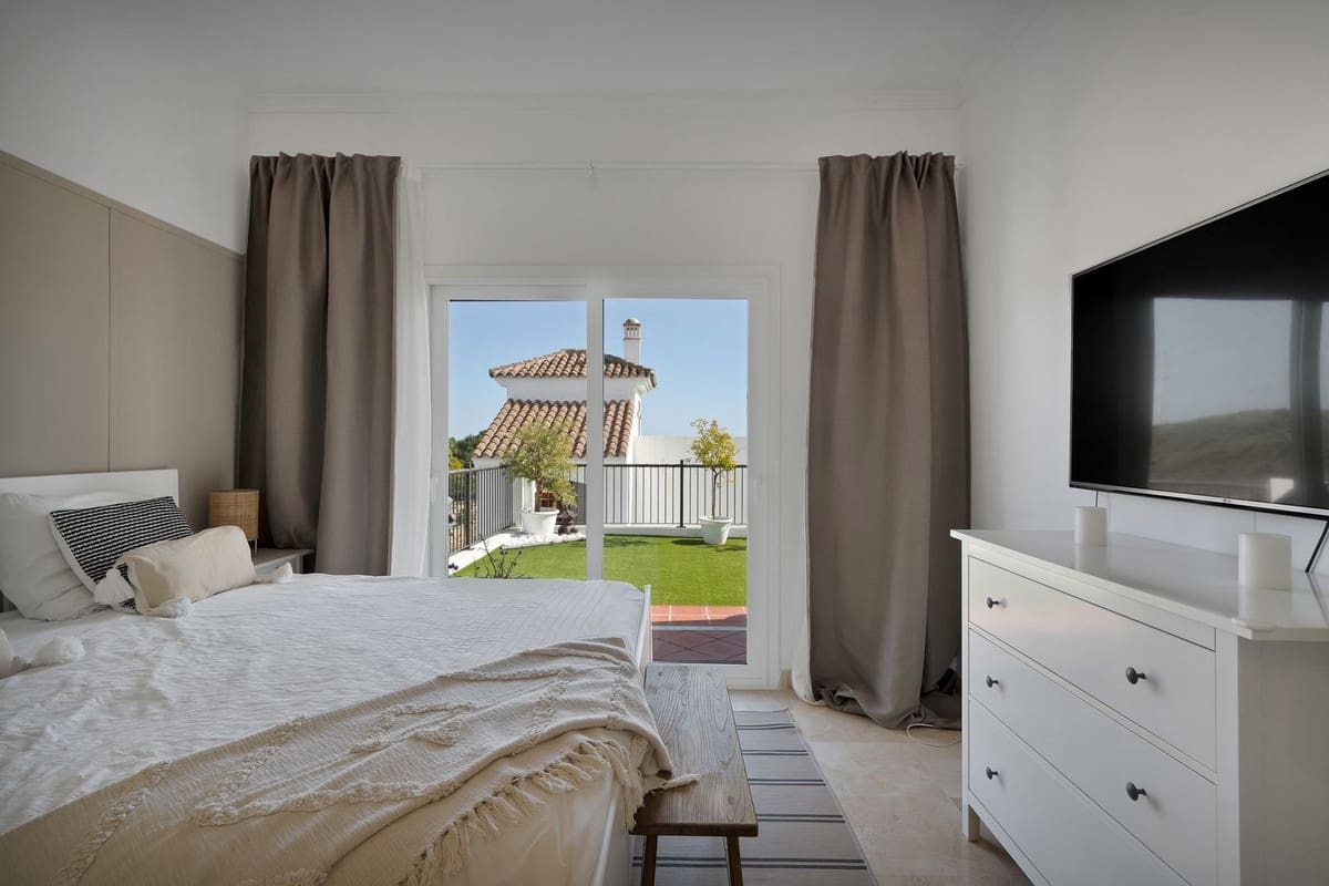 3 chambre Appartement à vendre à Benahavis avec piscine garage - 550 000 € (Ref: 9813936)
