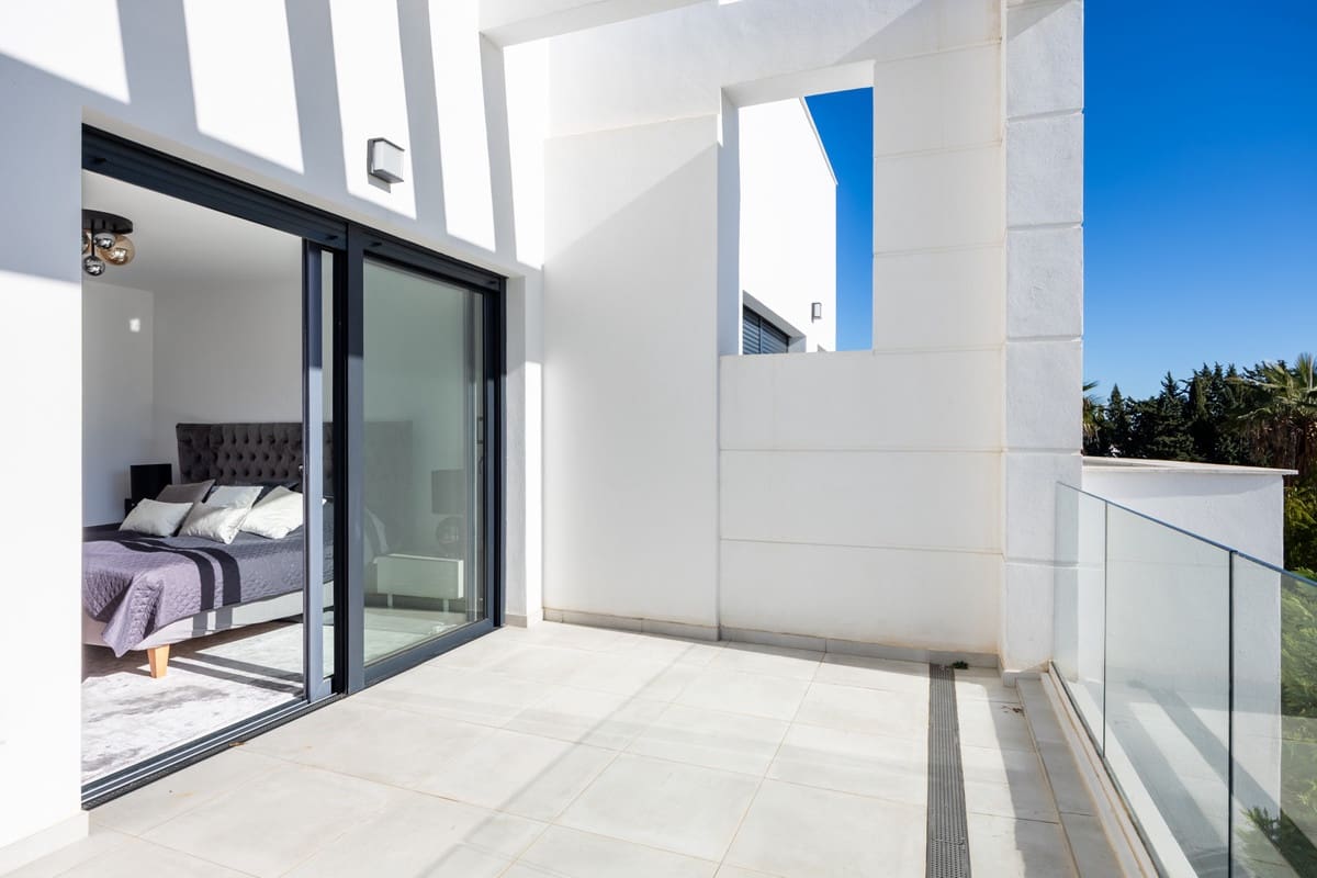 3 sypialnia Dom na sprzedaż w Bel-Air z basenem garażem - 899 000 € (Ref: 9818437)