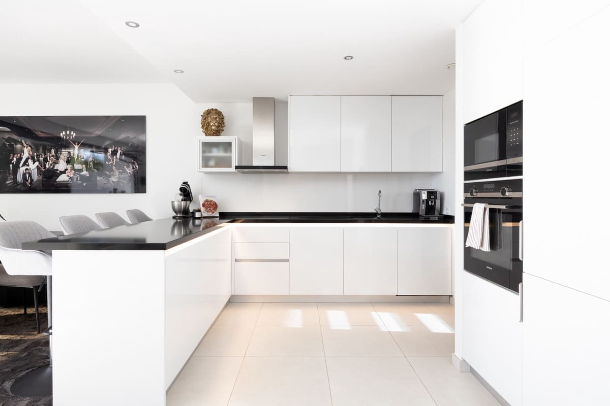 3 sypialnia Dom na sprzedaż w Bel-Air z basenem garażem - 899 000 € (Ref: 9818437)