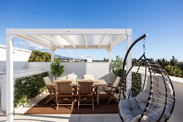 3 sypialnia Dom na sprzedaż w Bel-Air, Estepona z basenem garażem - 899 000 € (Ref: 9818437)