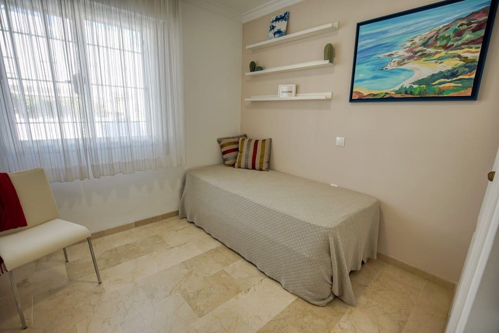 4 chambre Maison de Ville à vendre à Estepona - 768 000 € (Ref: 9818439)
