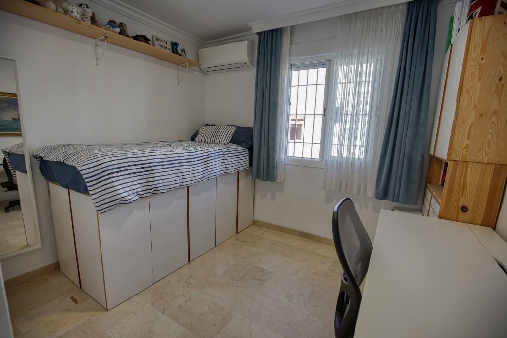 4 chambre Maison de Ville à vendre à Estepona - 768 000 € (Ref: 9818439)