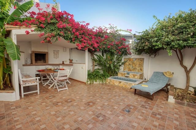 4 makuuhuone Omakotitalo myytävänä paikassa Estepona - 768 000 € (Ref: 9818439)