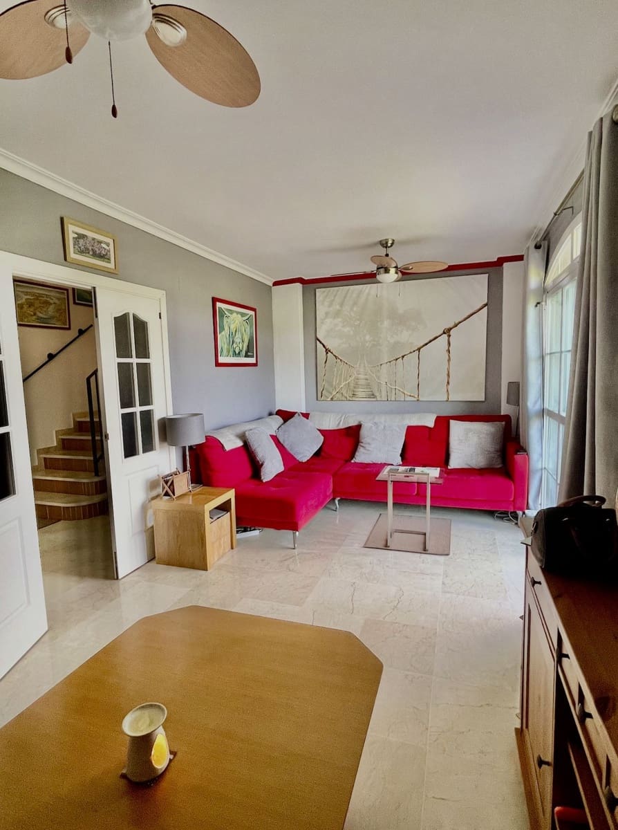 3 Zimmer Haus zu verkaufen in La Duquesa / Puerto de la Duquesa mit Pool Garage - 360.000 € (Ref: 9818643)