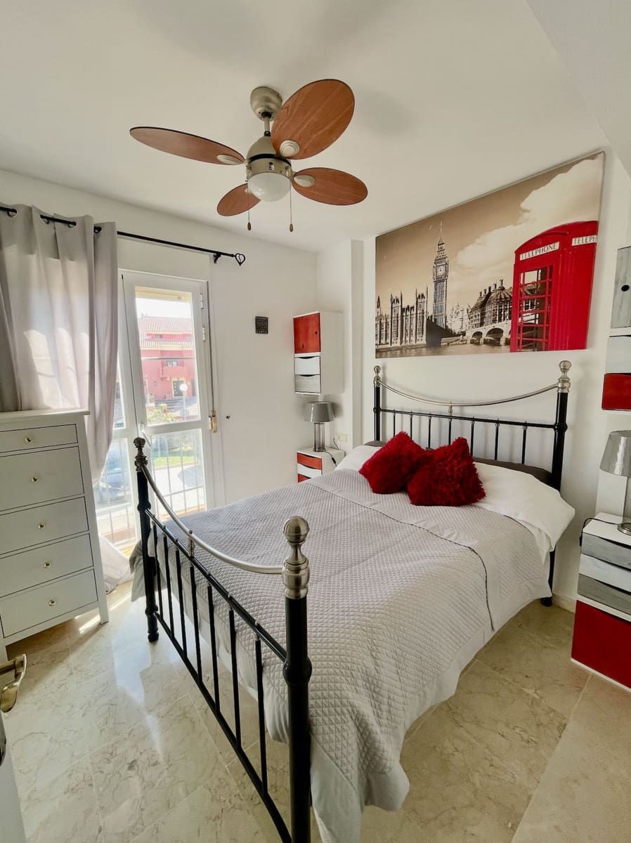 3 Zimmer Haus zu verkaufen in La Duquesa / Puerto de la Duquesa mit Pool Garage - 360.000 € (Ref: 9818643)