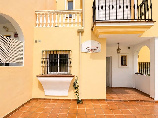 3 chambre Maison de Ville à vendre à Seghers, Estepona avec piscine garage - 499 000 € (Ref: 9821264)