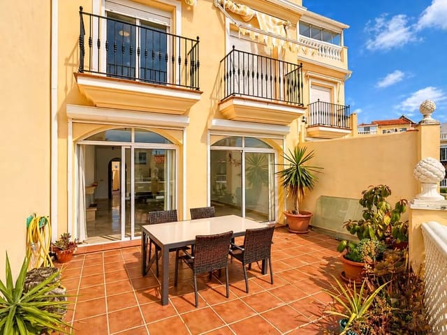 3 chambre Maison de Ville à vendre à Seghers, Estepona avec piscine garage - 499 000 € (Ref: 9821264)