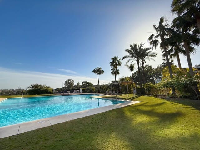 3 soverom Penthouse til salgs i Estepona med svømmebasseng garasje - € 485 000 (Ref: 9821265)
