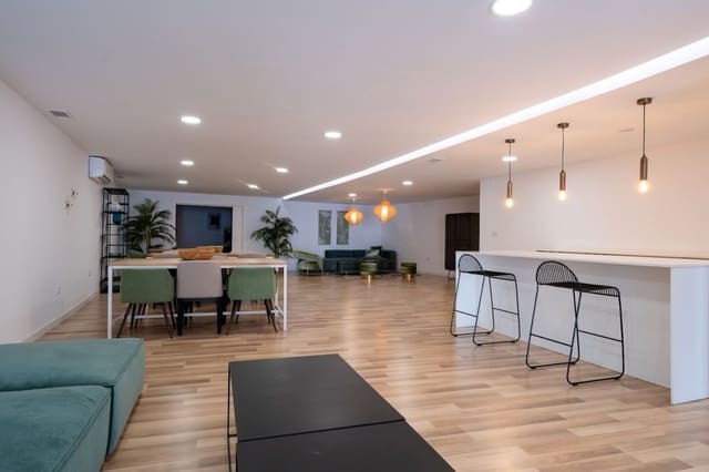 2 sypialnia Apartament na sprzedaż w Estepona z basenem garażem - 888 000 € (Ref: 9821639)