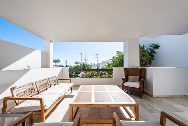 2 sypialnia Apartament na sprzedaż w Bel-Air, Estepona z basenem garażem - 490 000 € (Ref: 9823480)