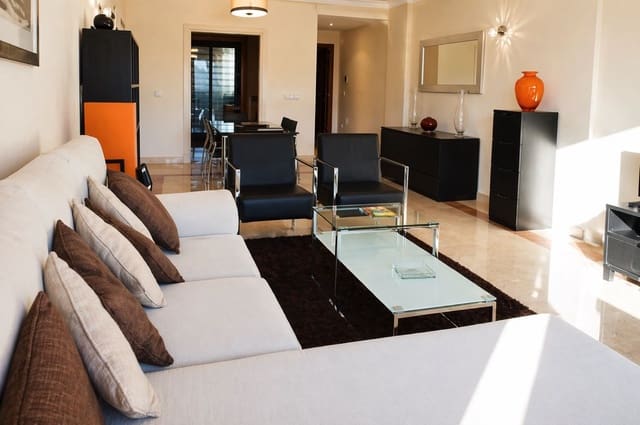 2 bedroom Apartment for sale in Estepona with pool garage - € 365,000 (Ref: 9823481)