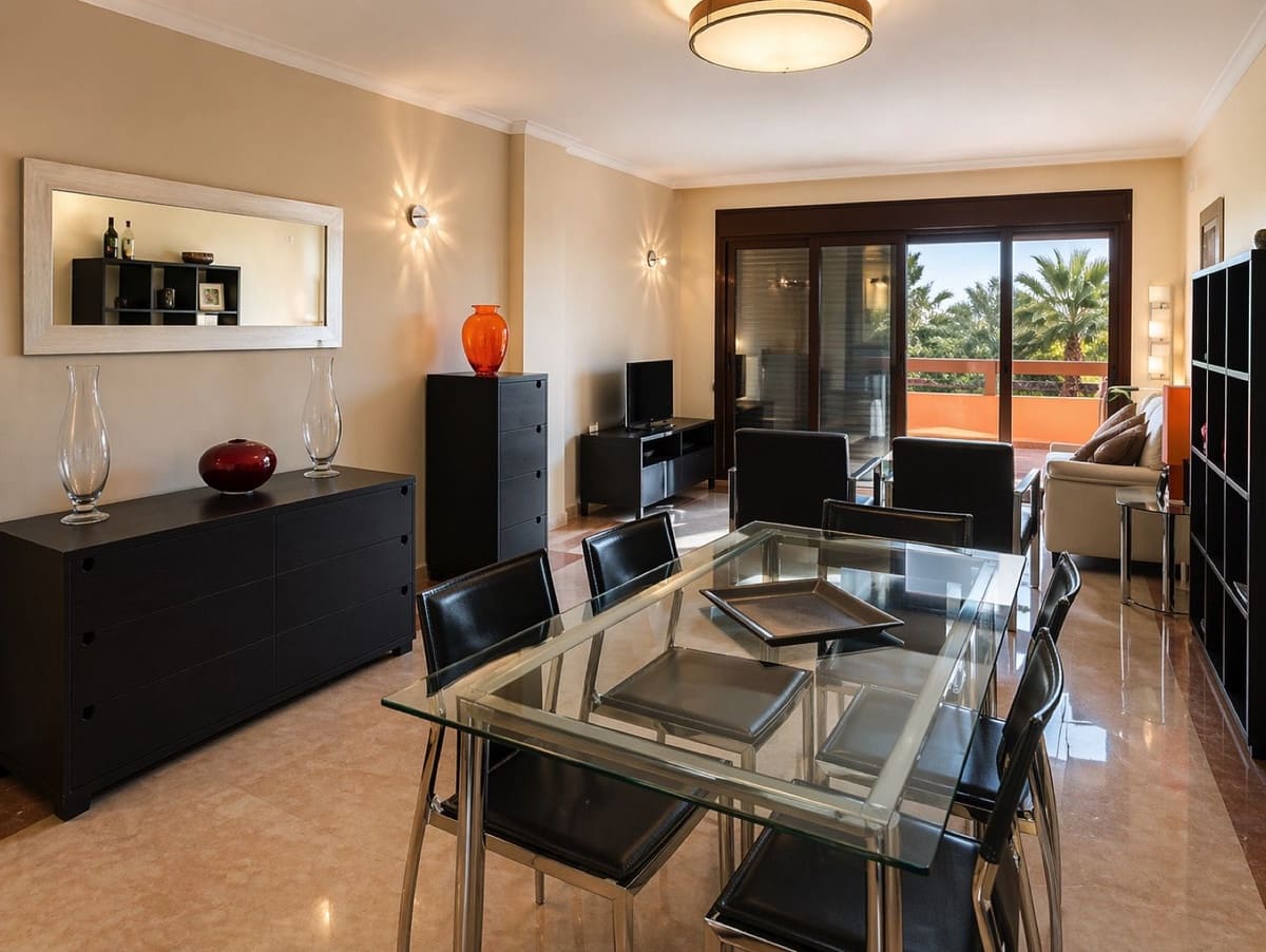 2 bedroom Apartment for sale in Estepona with pool garage - € 365,000 (Ref: 9823481)