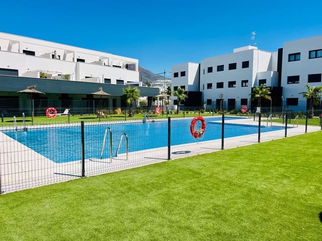 3 soverom Penthouse til salgs i Estepona med svømmebasseng garasje - € 675 000 (Ref: 9825625)