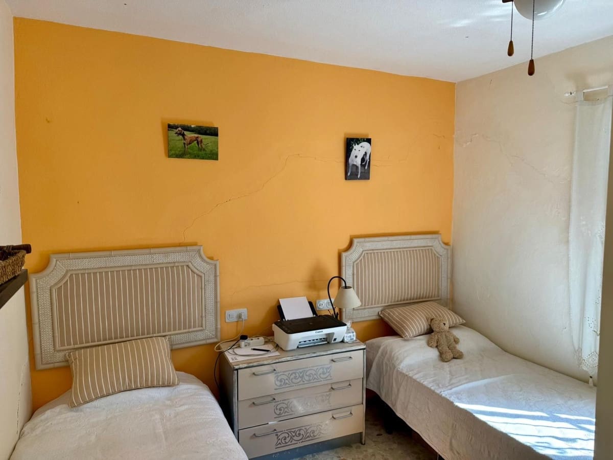 3 chambre Villa/Maison à vendre à Estepona avec piscine garage - 549 000 € (Ref: 9825628)