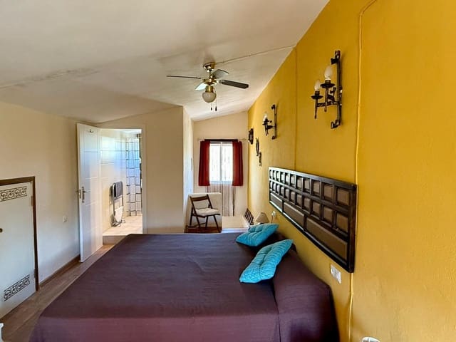 3 soverom Villa til salgs i Estepona med svømmebasseng garasje - € 549 000 (Ref: 9825628)