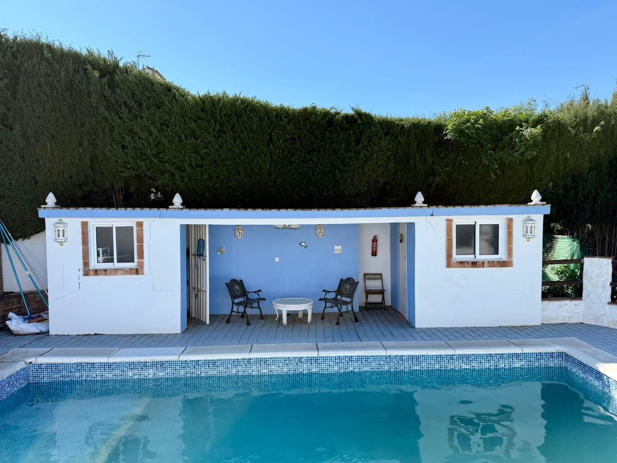 3 chambre Villa/Maison à vendre à Estepona avec piscine garage - 549 000 € (Ref: 9825628)