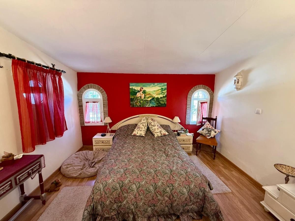 3 chambre Villa/Maison à vendre à Estepona avec piscine garage - 549 000 € (Ref: 9825628)