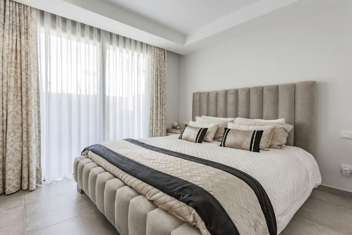 2 bedroom Apartment for sale in New Golden Mile with pool garage - € 515,000 (Ref: 9825629)