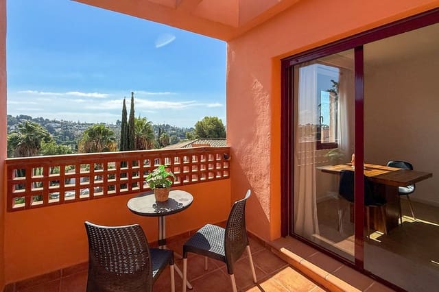 1 chambre Appartement à vendre à El Paraiso, Estepona avec piscine garage - 260 000 € (Ref: 9825633)