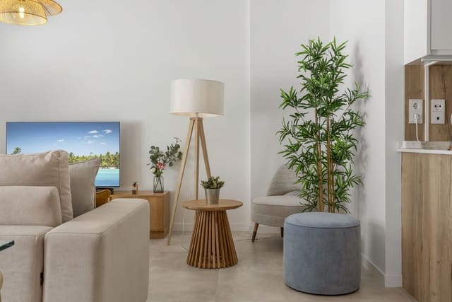 3 bedroom Apartment for sale in Estepona with pool - € 695,000 (Ref: 9825637)