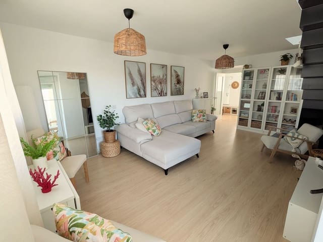 3 soverom Penthouse til salgs i Estepona med svømmebasseng garasje - € 729 000 (Ref: 9826705)