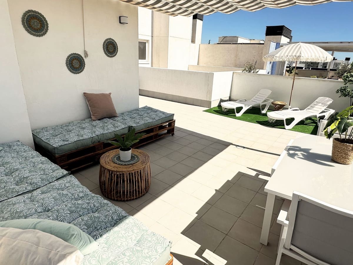 3 soverom Penthouse til salgs i Estepona med svømmebasseng garasje - € 729 000 (Ref: 9826705)