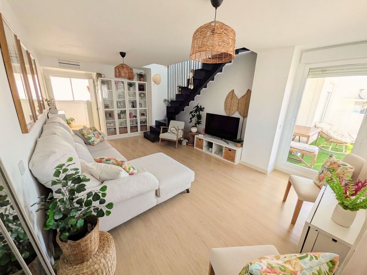 3 soverom Penthouse til salgs i Estepona med svømmebasseng garasje - € 729 000 (Ref: 9826705)