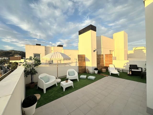3 soverom Penthouse til salgs i Estepona med svømmebasseng garasje - € 729 000 (Ref: 9826705)