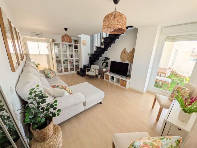 3 soverom Penthouse til salgs i Estepona med svømmebasseng garasje - € 729 000 (Ref: 9826705)
