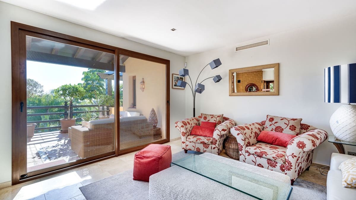 3 soverom Penthouse til salgs i Estepona med svømmebasseng garasje - € 875 000 (Ref: 9826743)