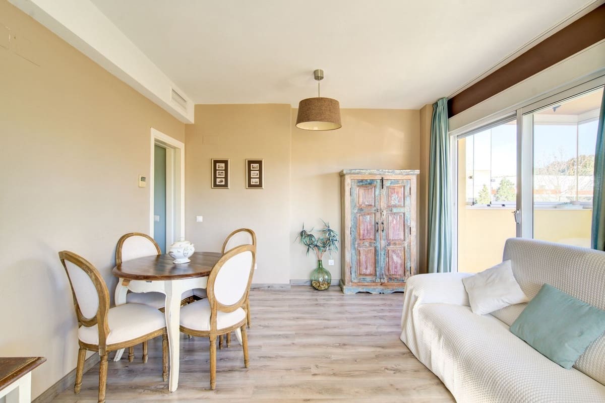 2 bedroom Apartment for sale in La Cala de Mijas with pool garage - € 359,900 (Ref: 9827615)