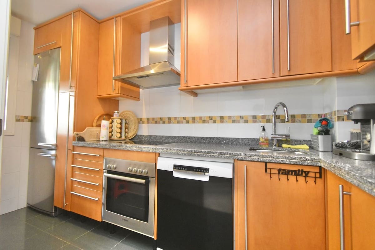 2 bedroom Apartment for sale in La Cala de Mijas with pool garage - € 285,000 (Ref: 9831924)