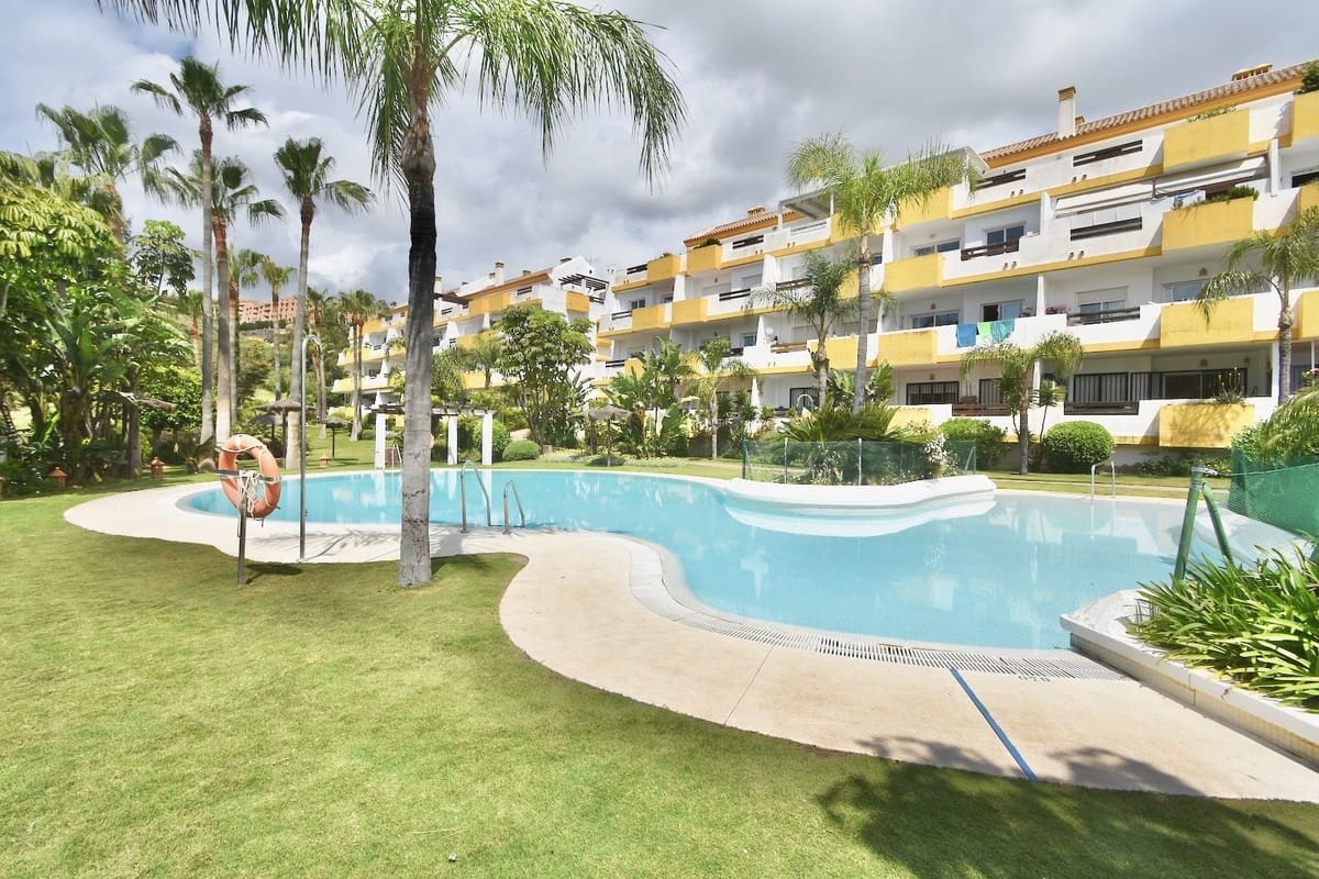 2 bedroom Apartment for sale in La Cala de Mijas with pool garage - € 285,000 (Ref: 9831924)