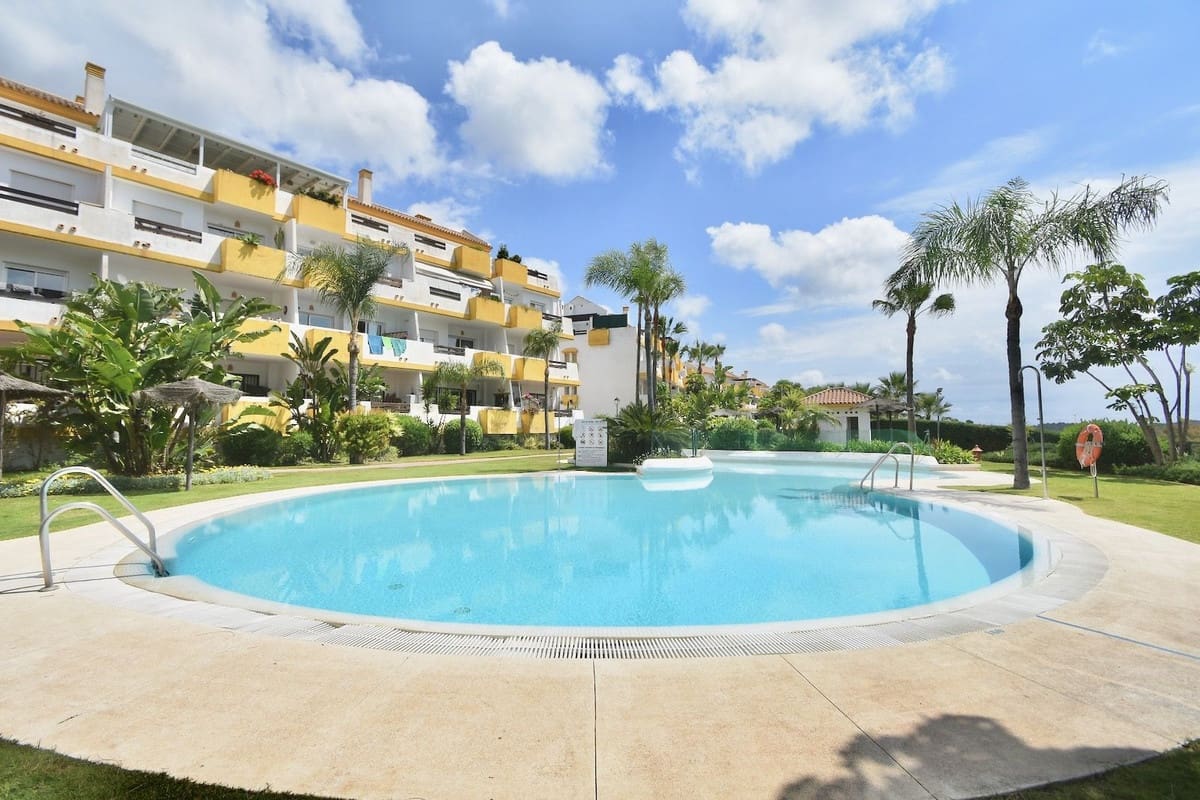 2 bedroom Apartment for sale in La Cala de Mijas with pool garage - € 285,000 (Ref: 9831924)