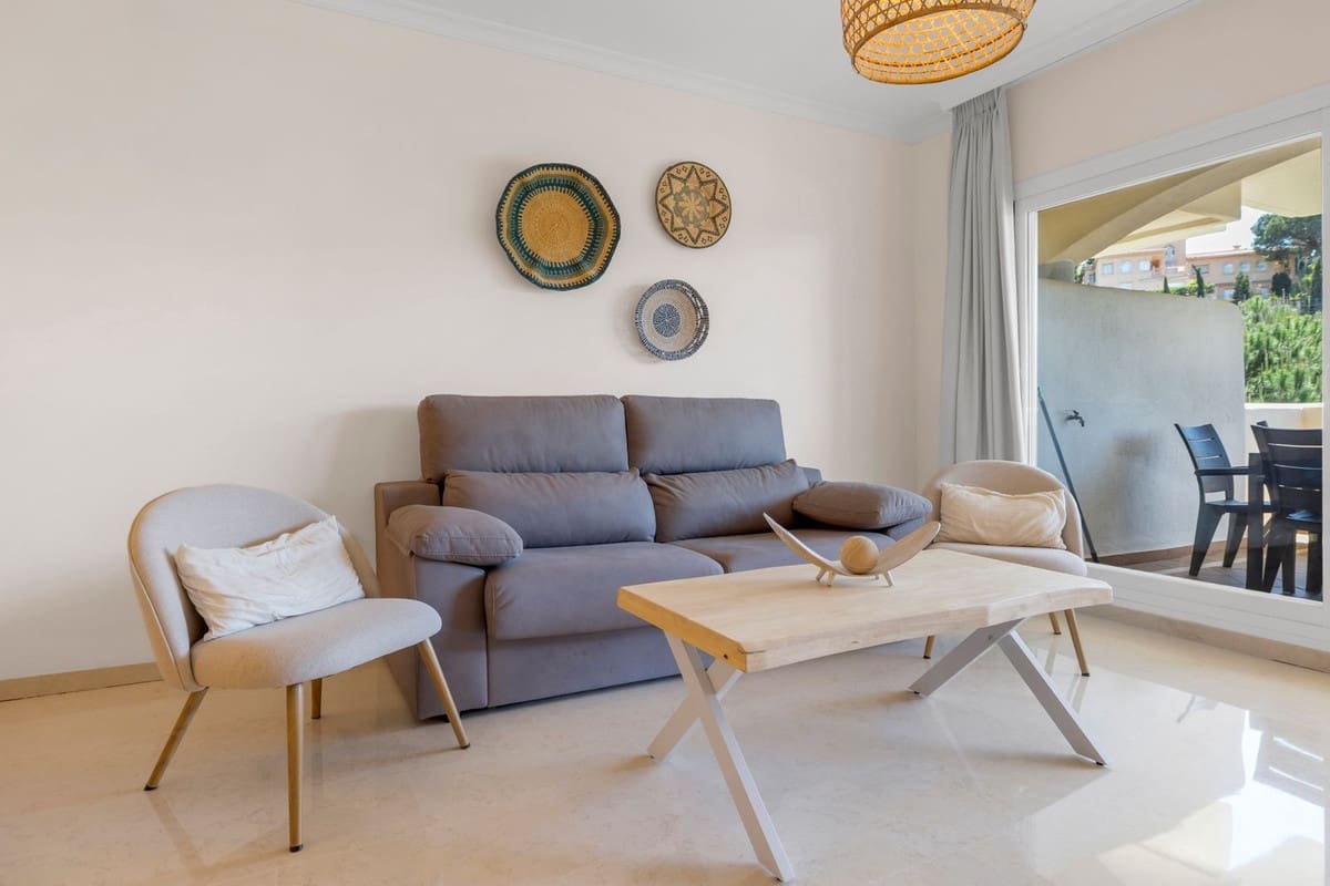 2 Zimmer Apartment zu verkaufen in Elviria mit Pool Garage - 365.000 € (Ref: 9832077)