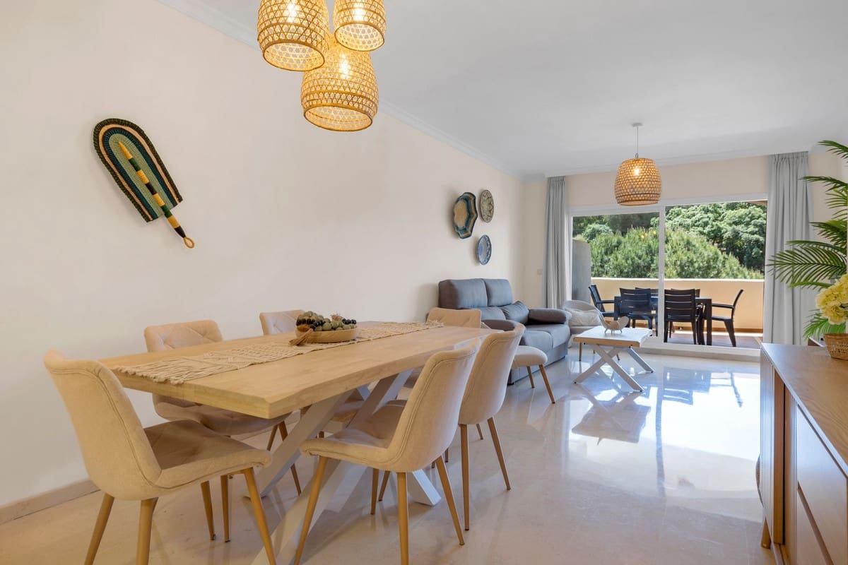 2 Zimmer Apartment zu verkaufen in Elviria mit Pool Garage - 365.000 € (Ref: 9832077)